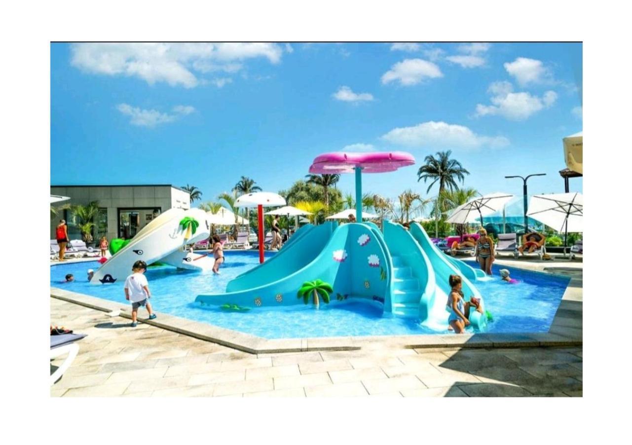 Aquamarine - Pool & Spa Beach Resort Navodari Bagian luar foto