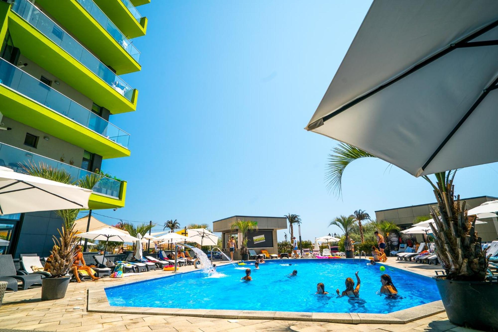 Aquamarine - Pool & Spa Beach Resort Navodari Bagian luar foto
